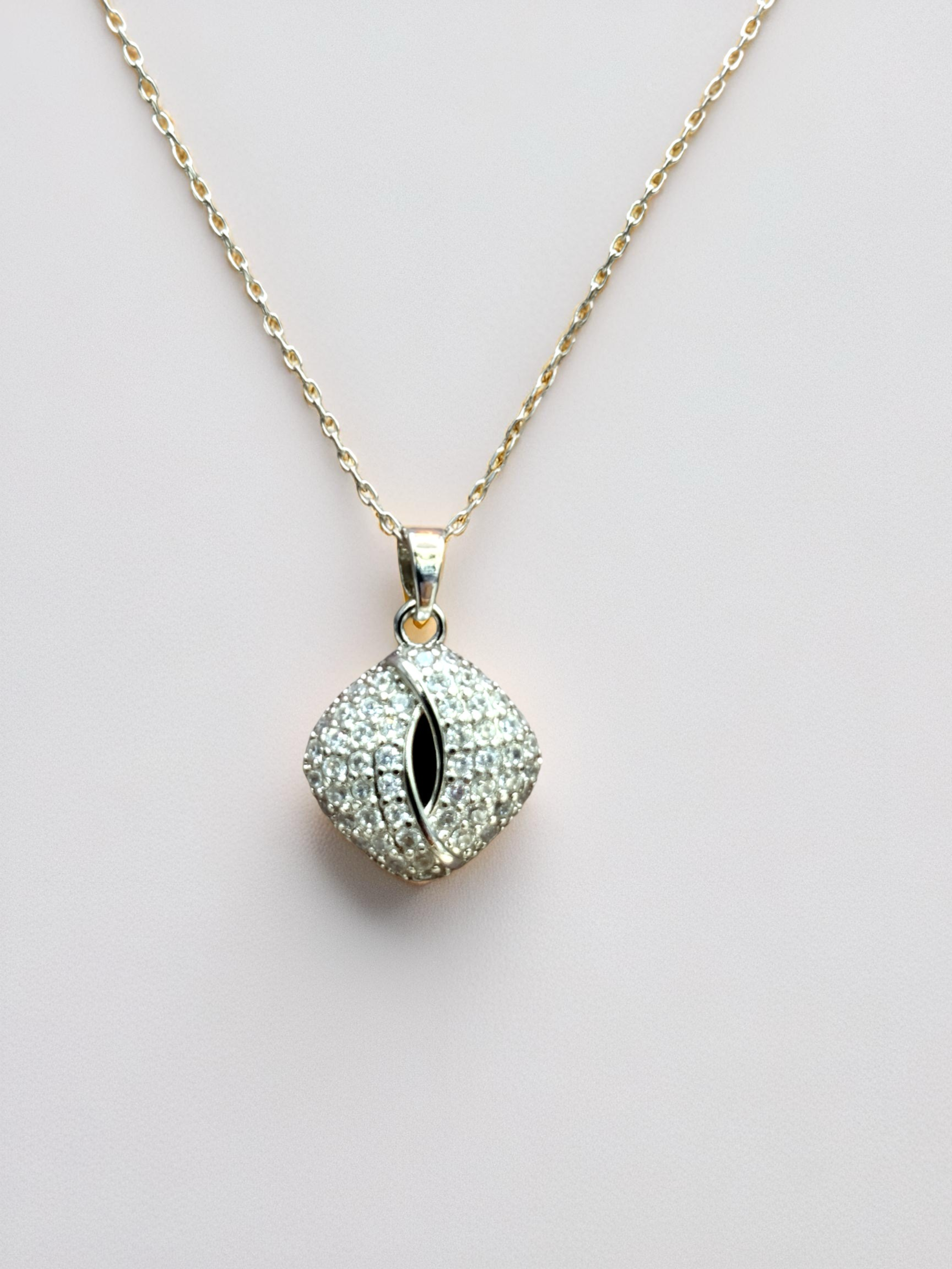 Noir Halo Diamond Pendant chain
