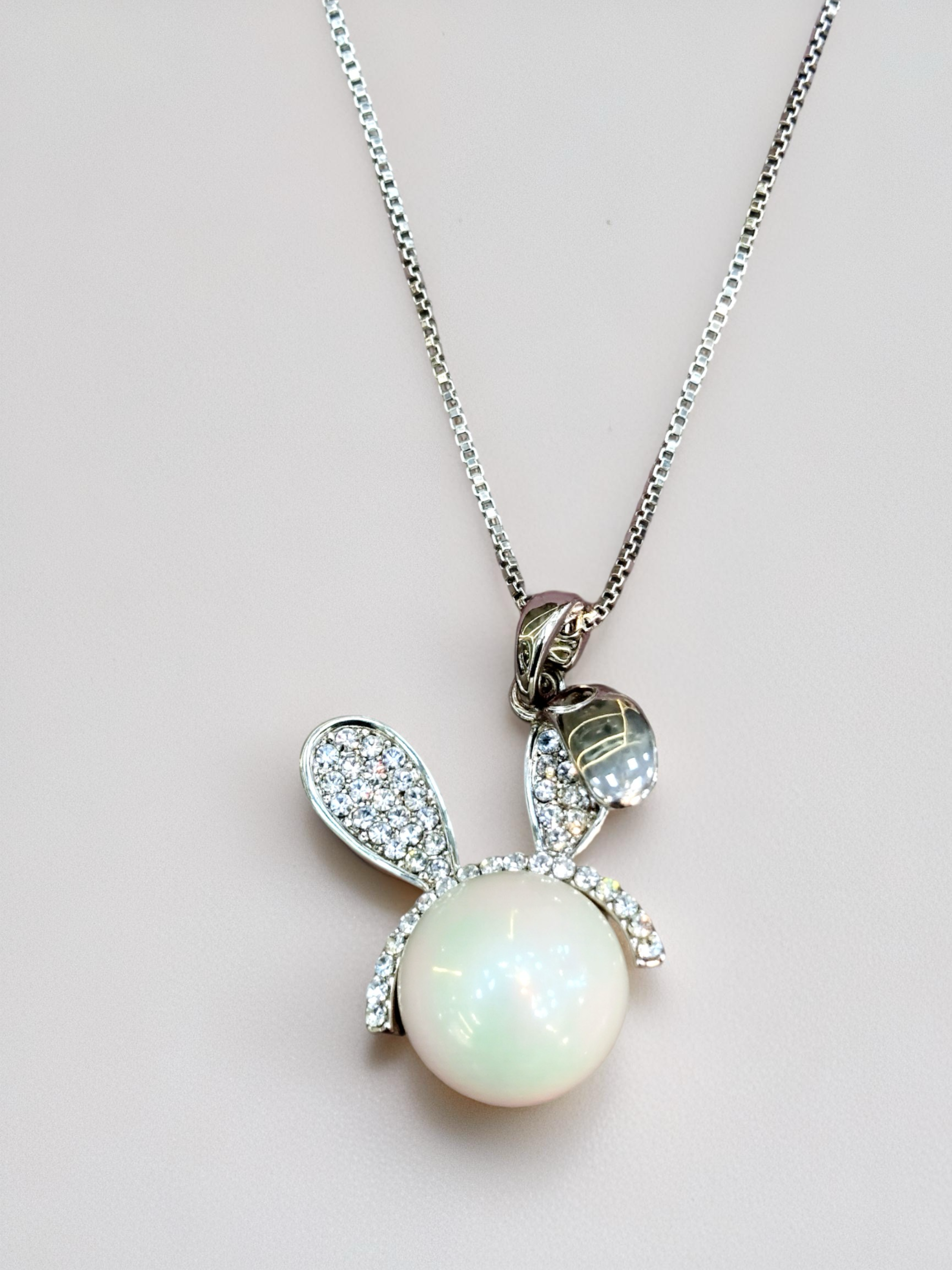 Luna Bunny chain