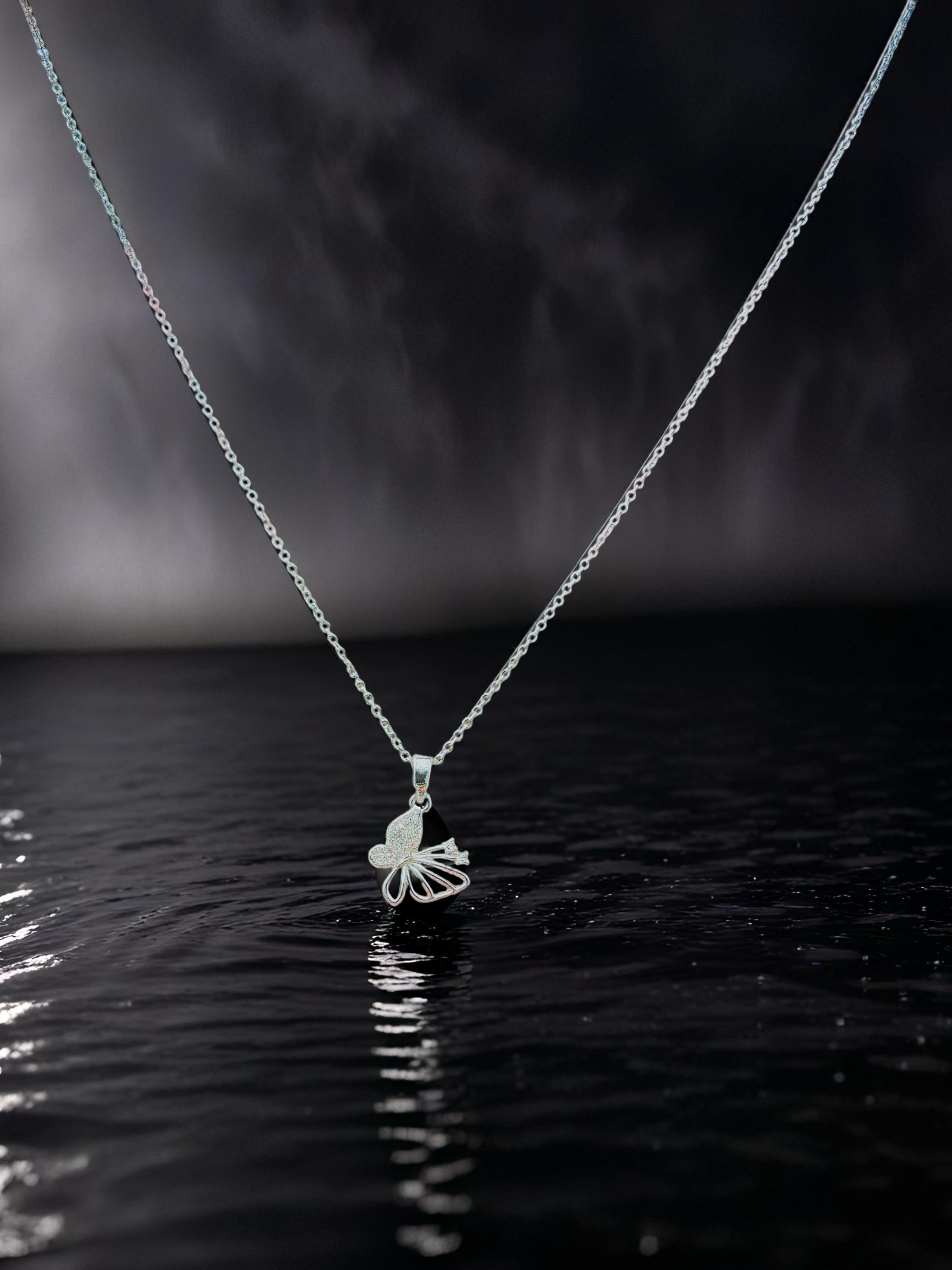 Luna Papillon chain
