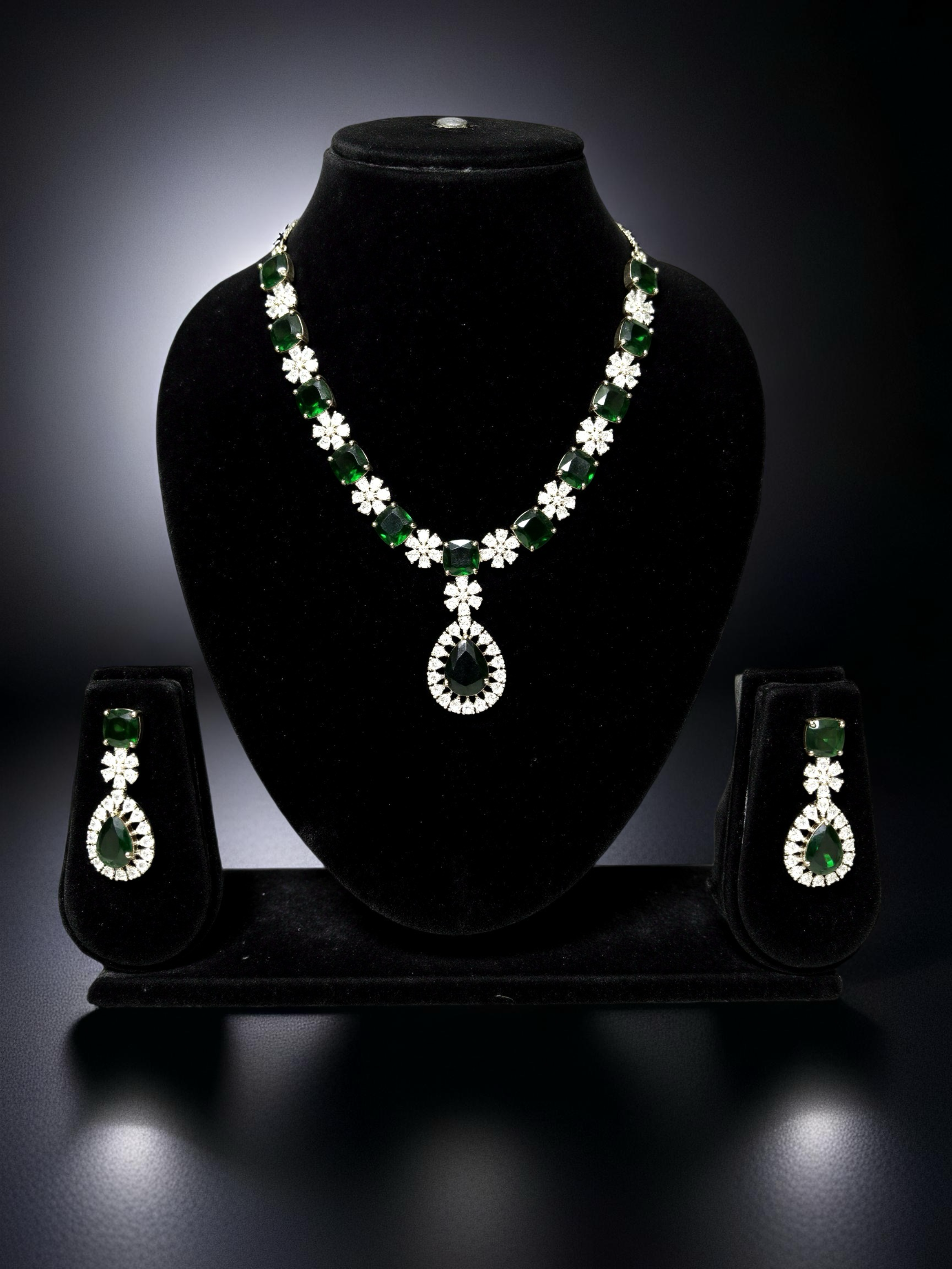 Emerald Bloom AD Necklace Set