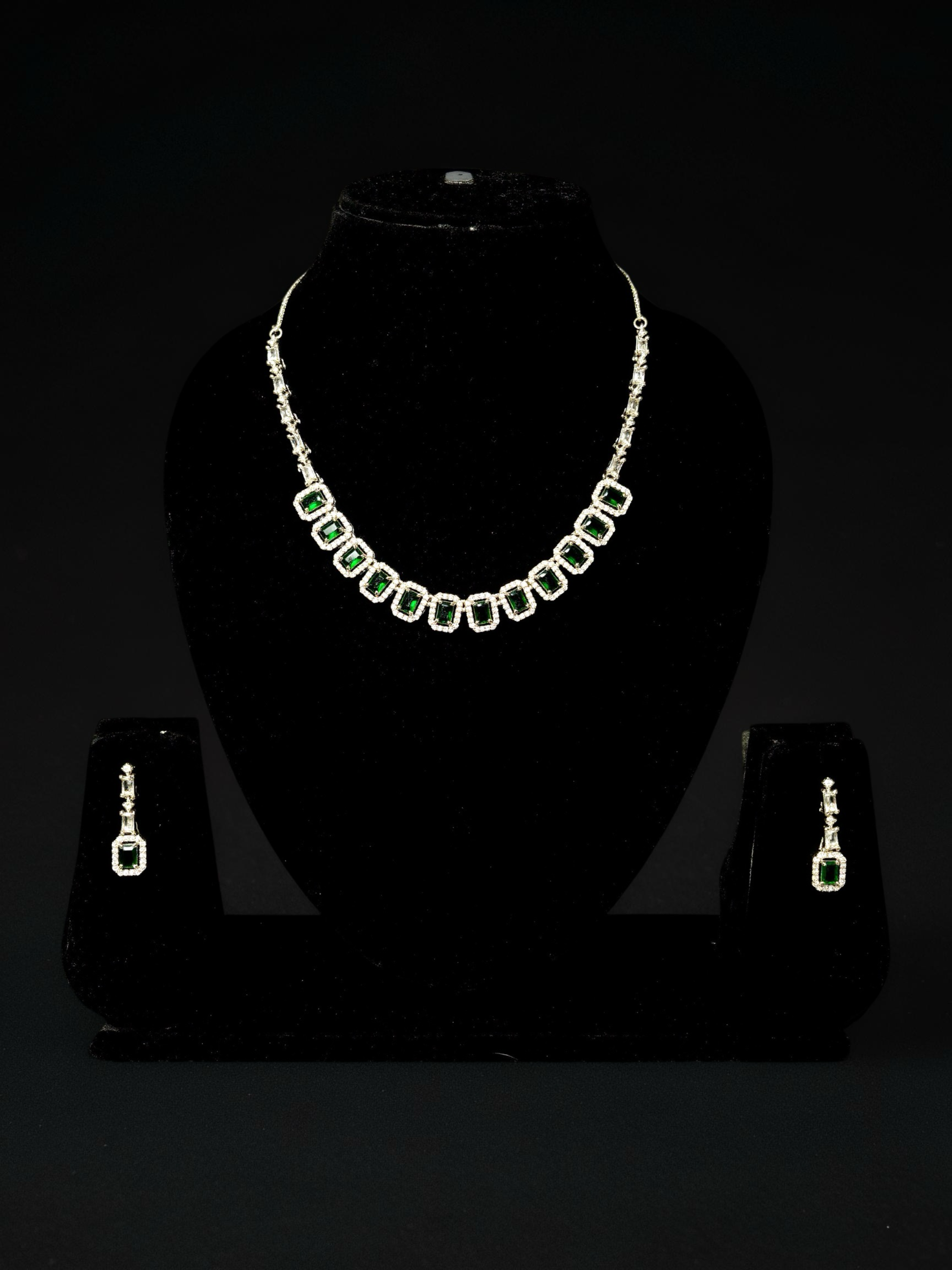 Emerald Radiance AD Necklace Set