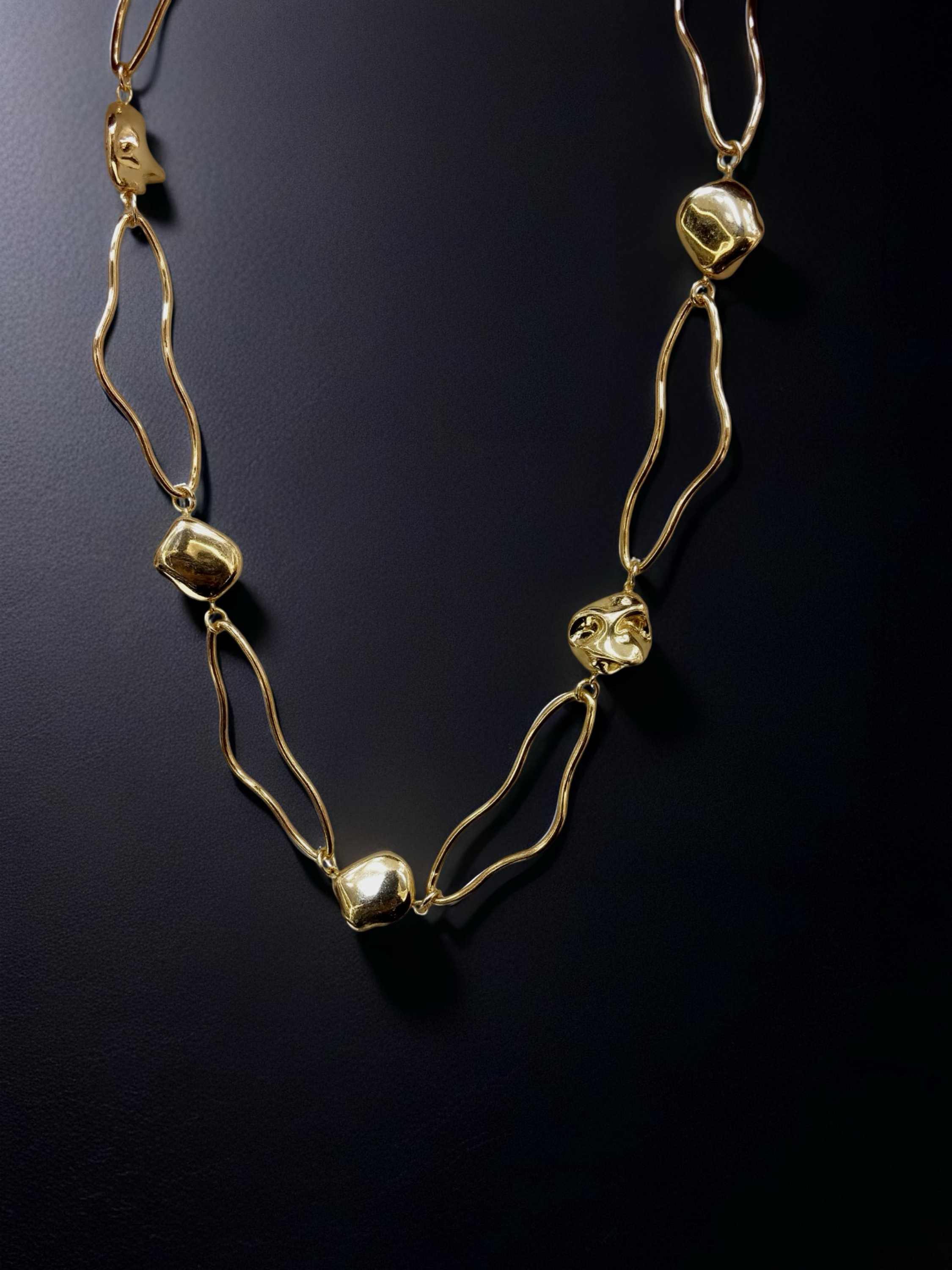 Golden Muse Organic Form chain
