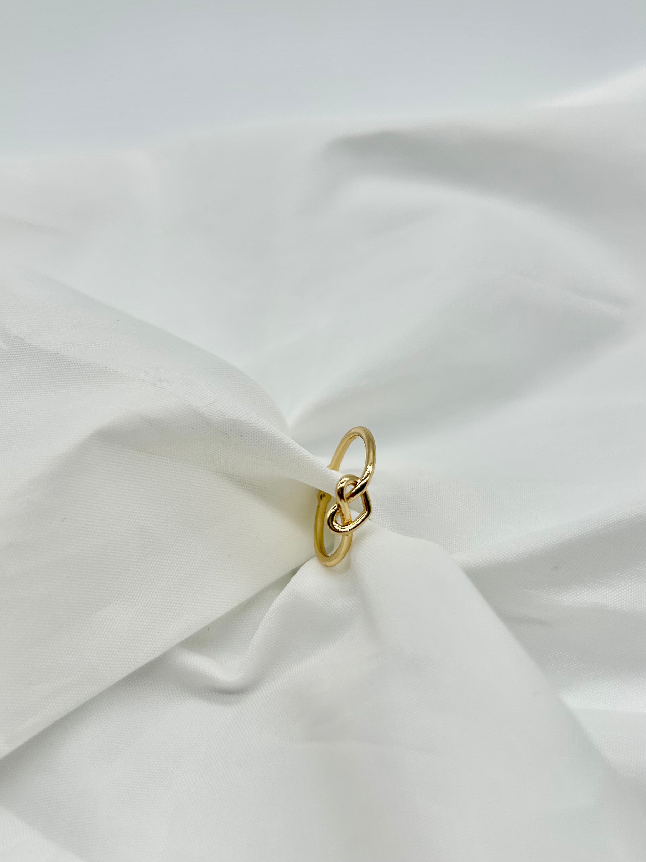Gold Interlocking Napkin Ring