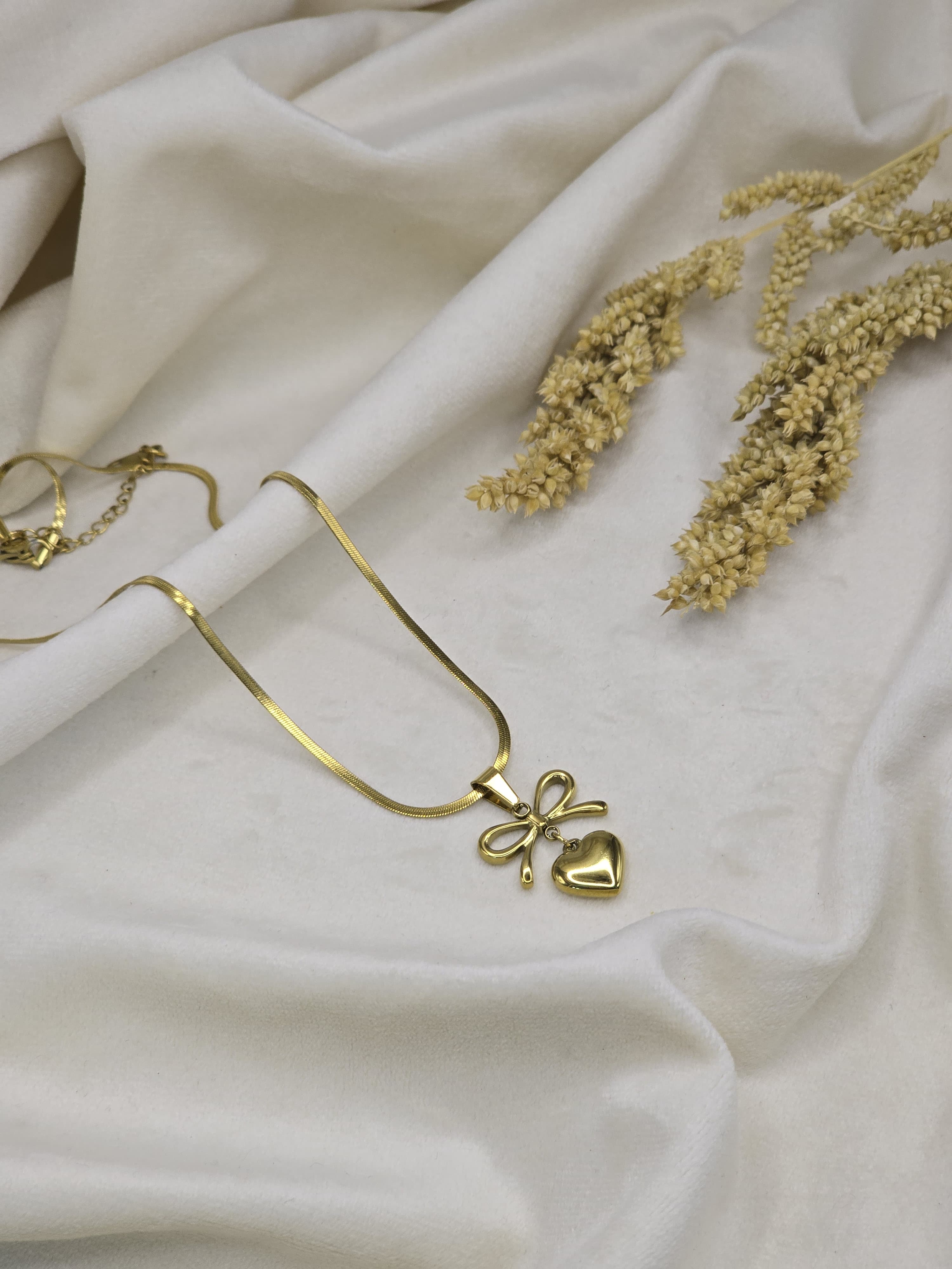 Sweet Bow & Heart Pendant Necklace