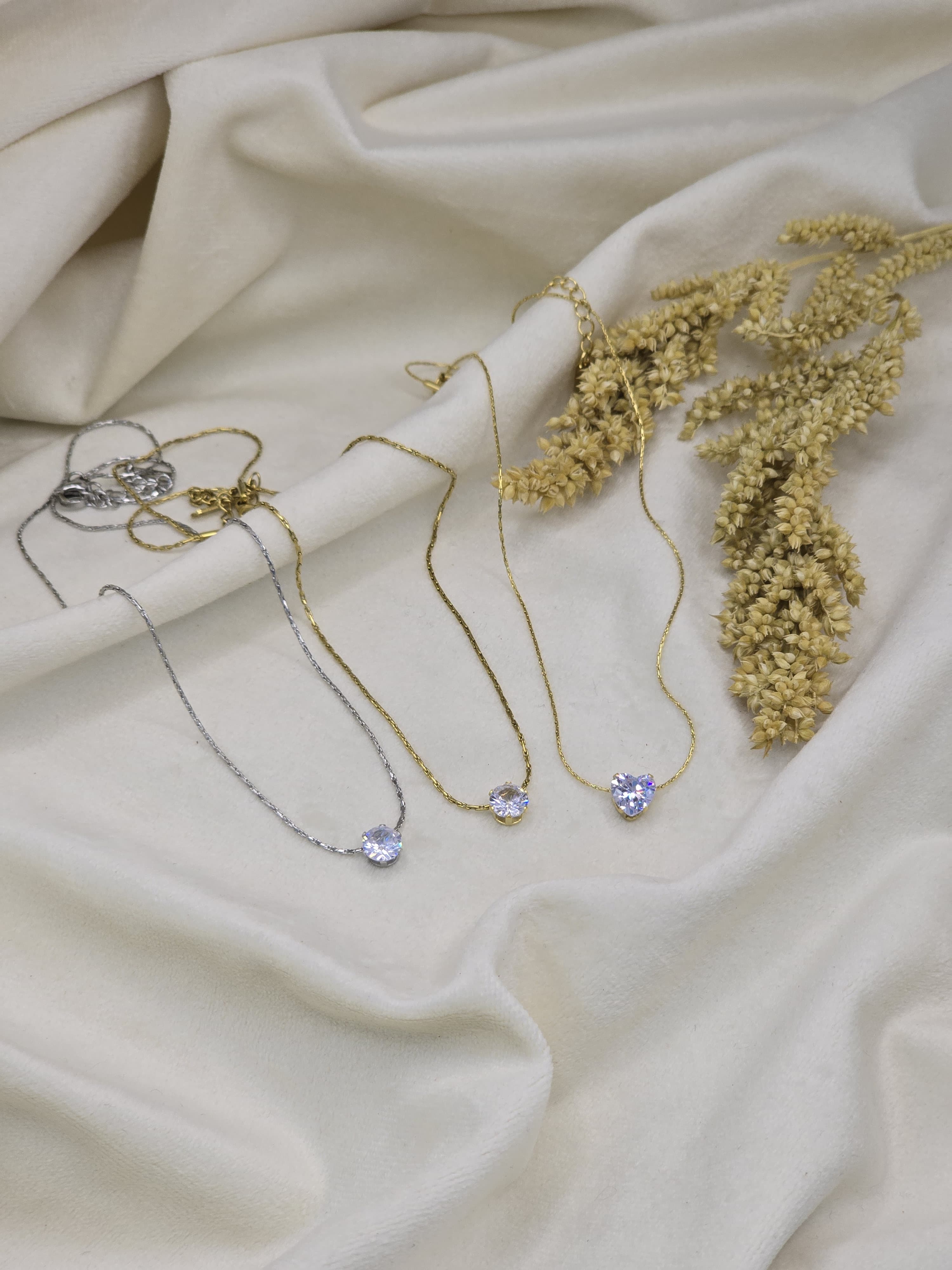 Classic Solitaire Heart Pendant Necklaces