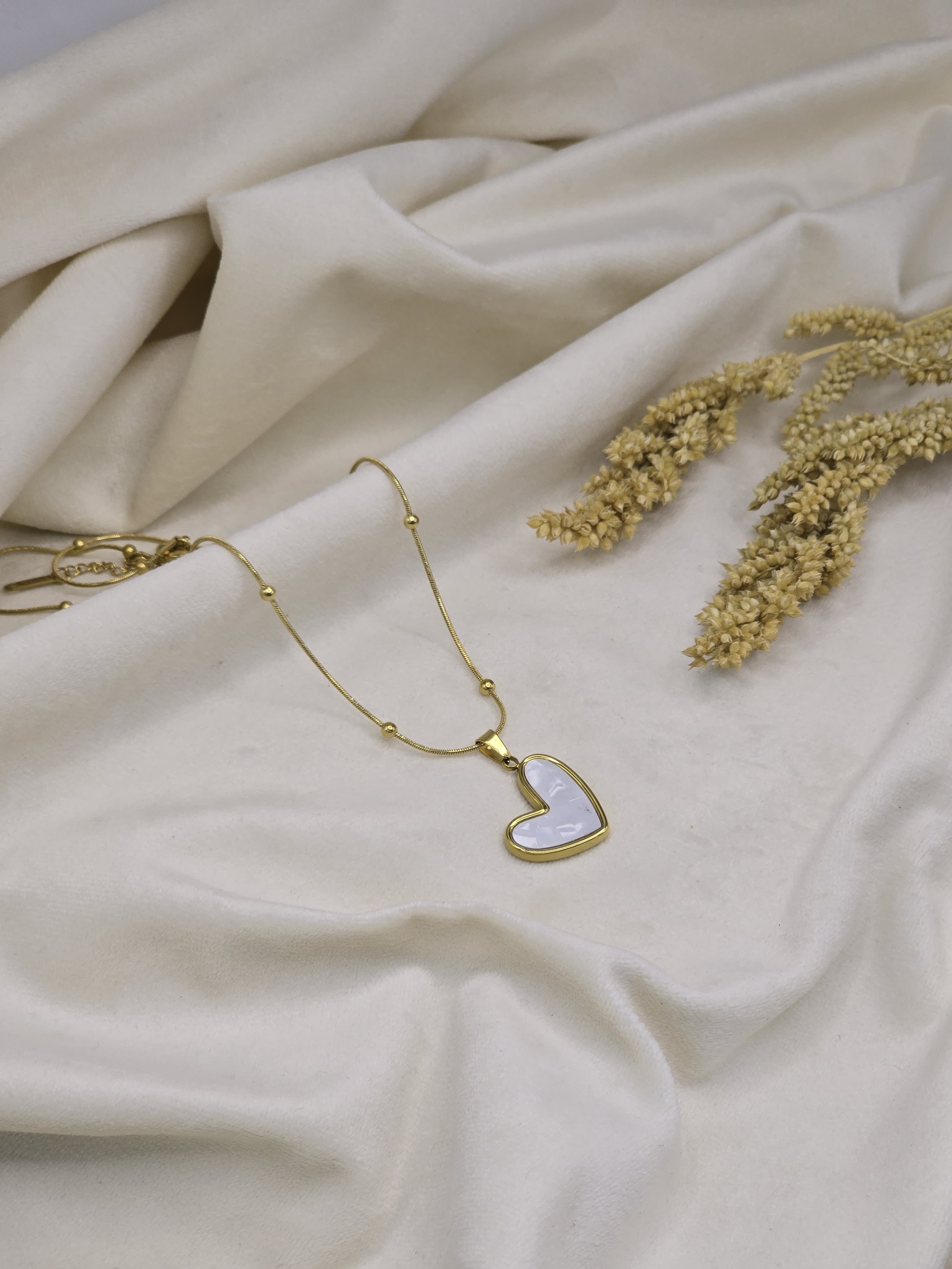 Mother of Pearl Heart Pendant Necklace