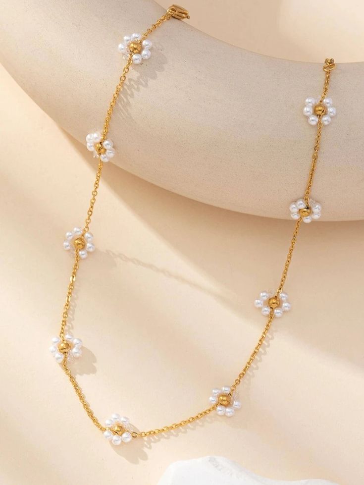 Daisy Pearl Necklace