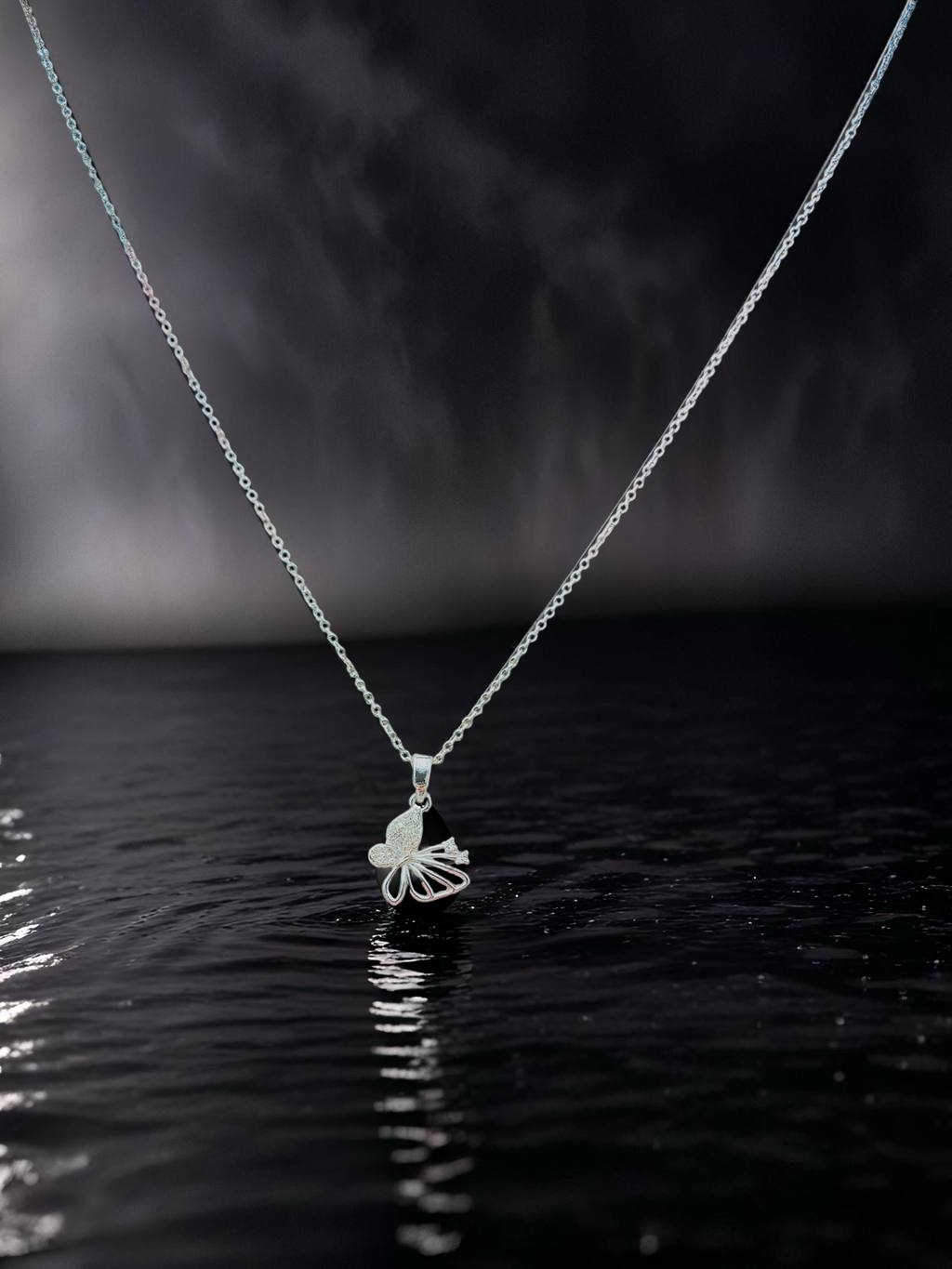 Luna Papillon chain
