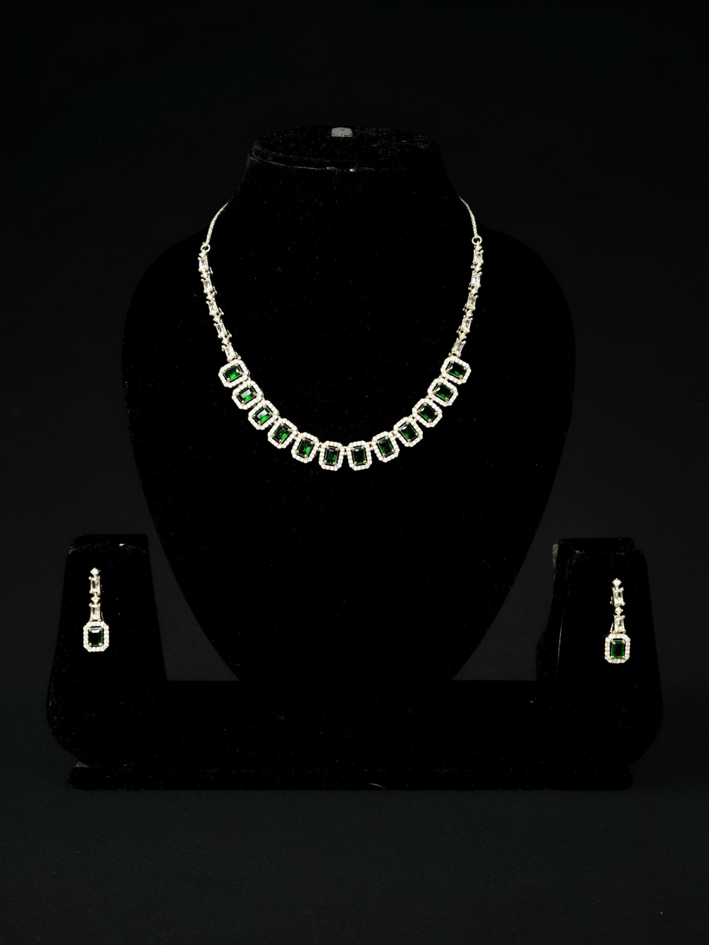Emerald Radiance AD Necklace Set