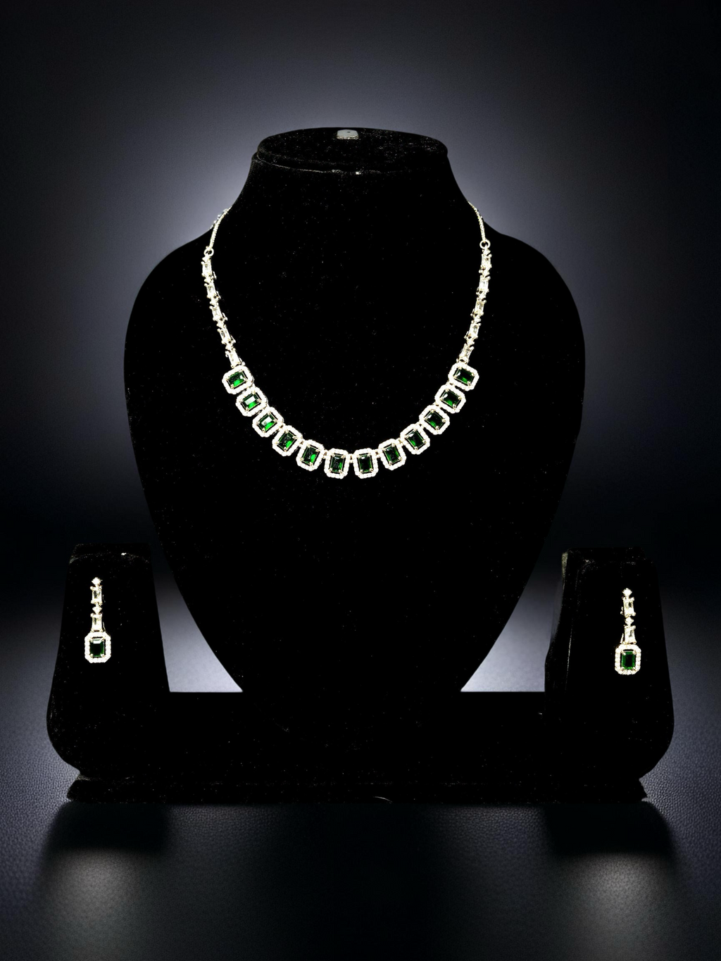 Emerald Radiance AD Necklace Set