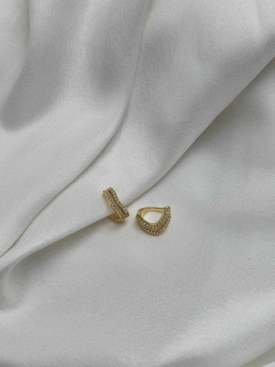 Twisted Halo Ear Cuff