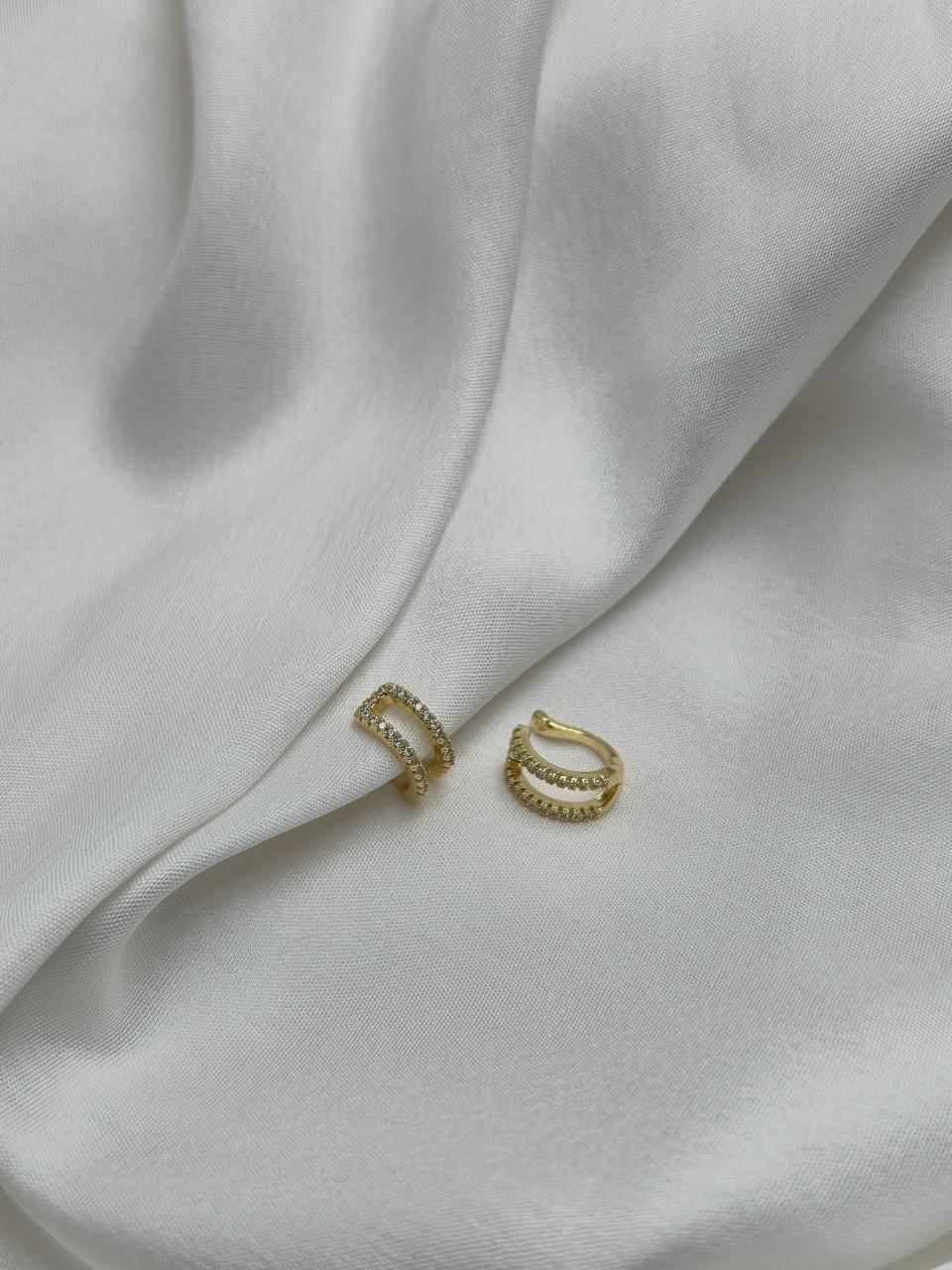 Pearl Statement Ear Cuff
