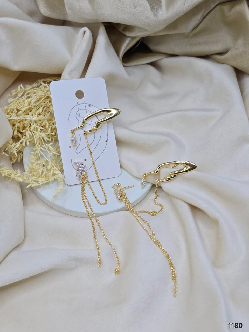 Gold Cluster Ear Cuff