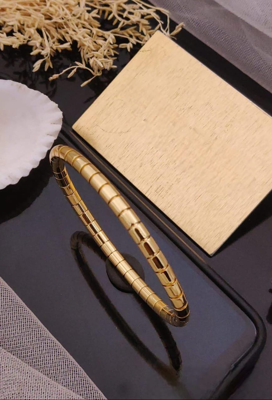 Regal Twist Kada